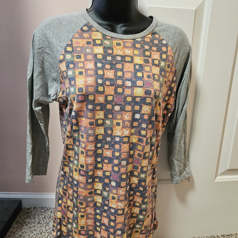 LuLaRoe Randy Multicolor Geometric 3/4 Sleeve Raglan Top